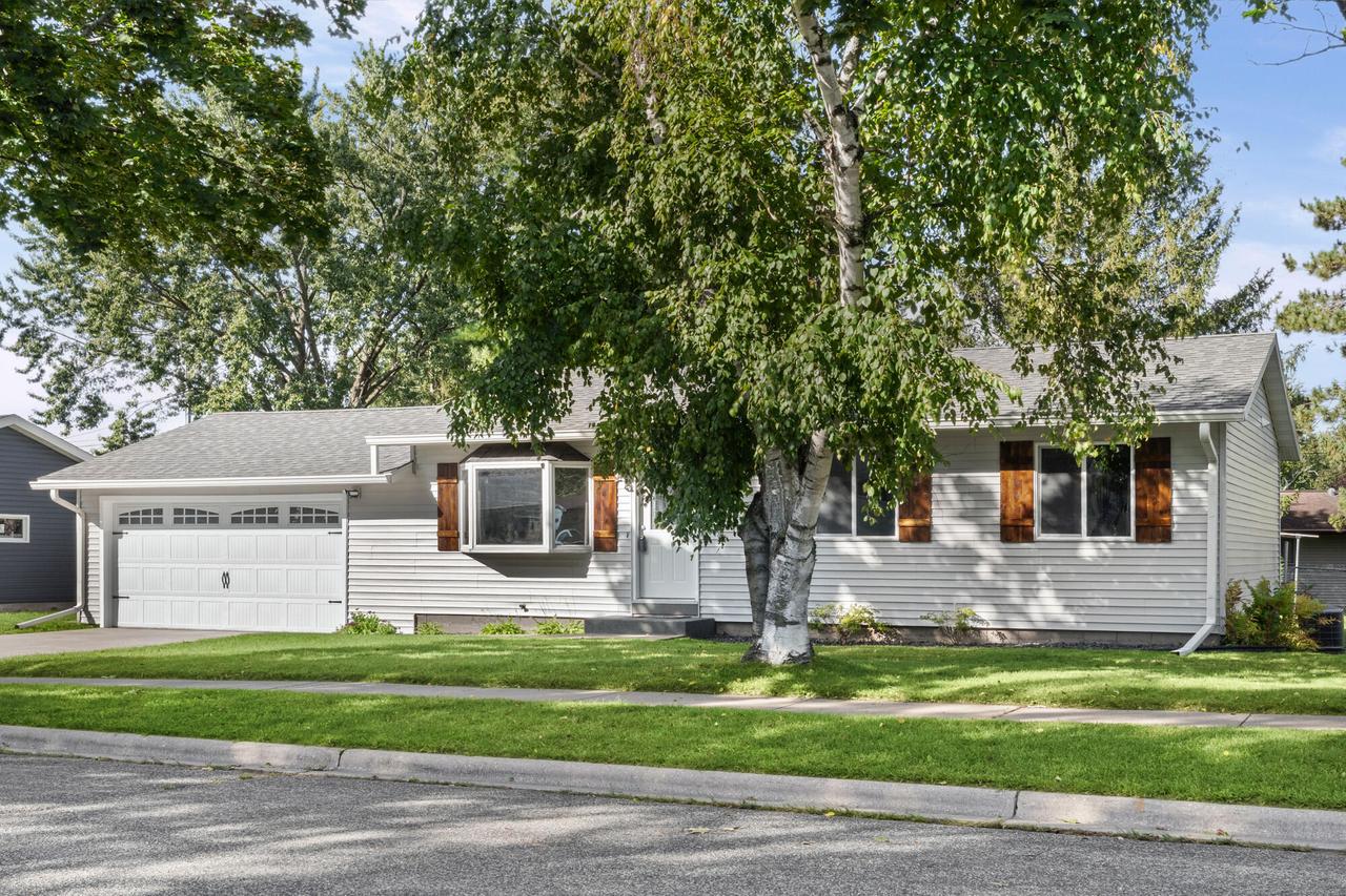 615 11th Ave, Onalaska, WI 54650