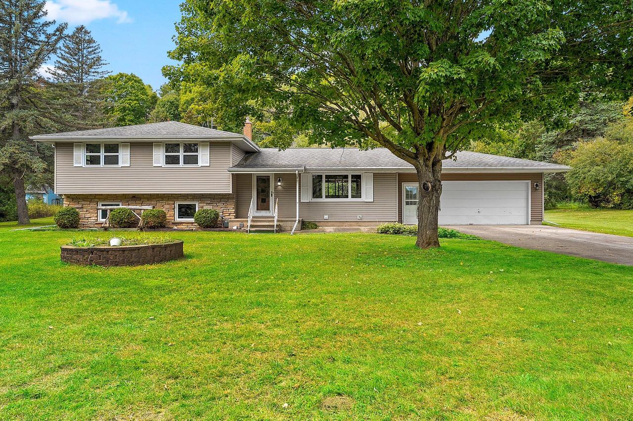 5224 Woodland Dr, Two Rivers, WI 54241