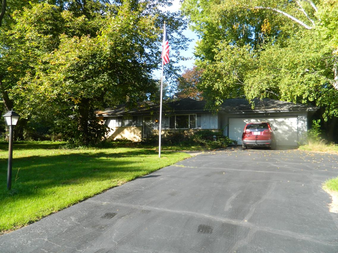 415 Catskill Rd, Brookfield, WI 53186