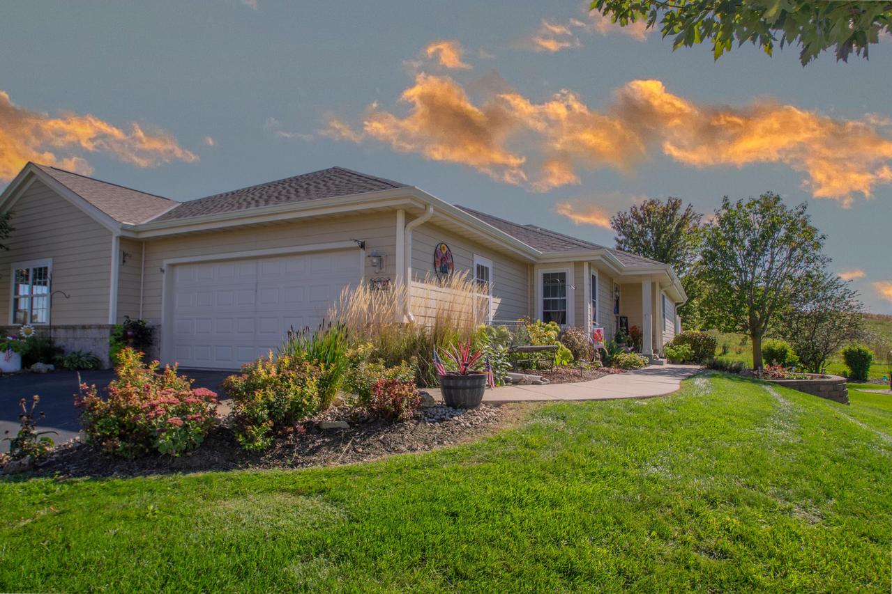 624 Belmont Dr, Watertown, WI 53094
