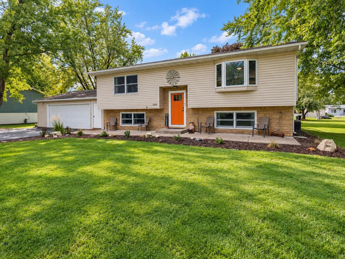N5889 Lakeview Ct, Onalaska, WI 54650