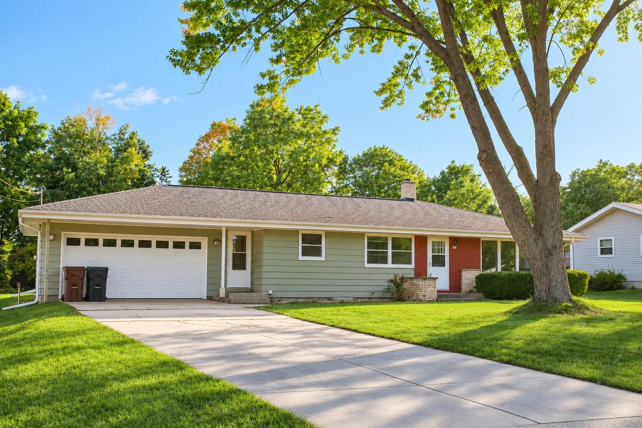 707 Emmer Ave, Fredonia, WI 53021