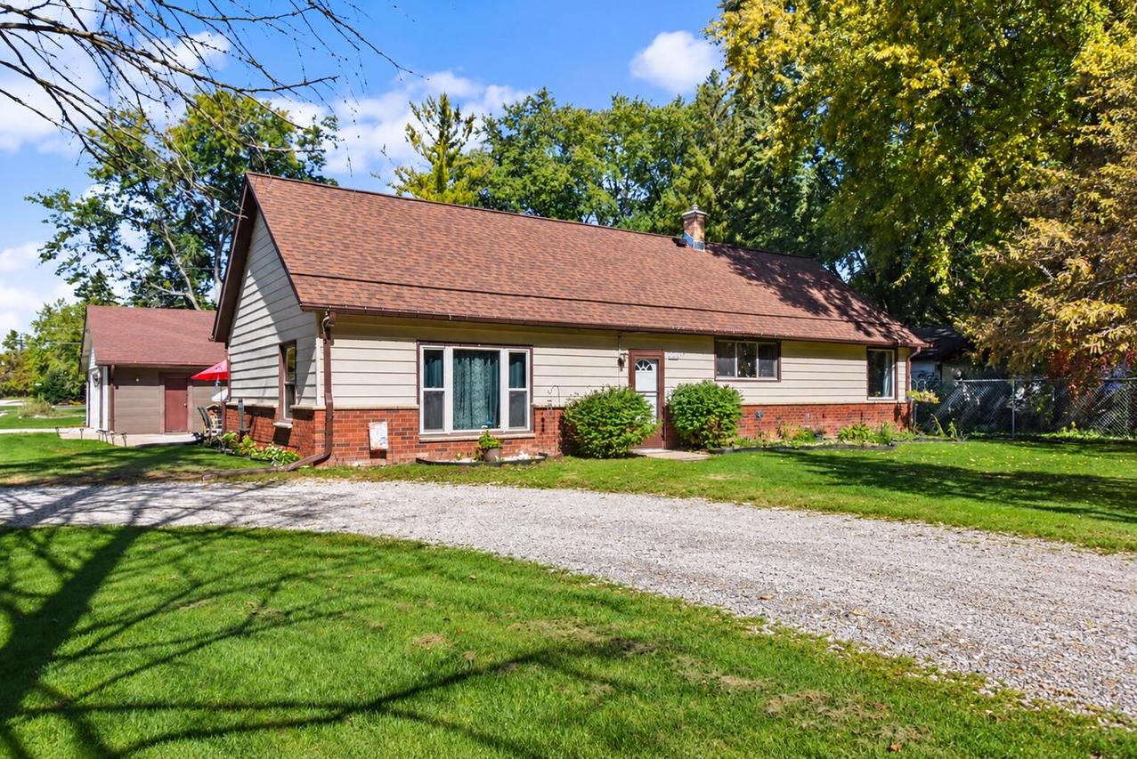 28248 N Lake Dr, Waterford, WI 53185