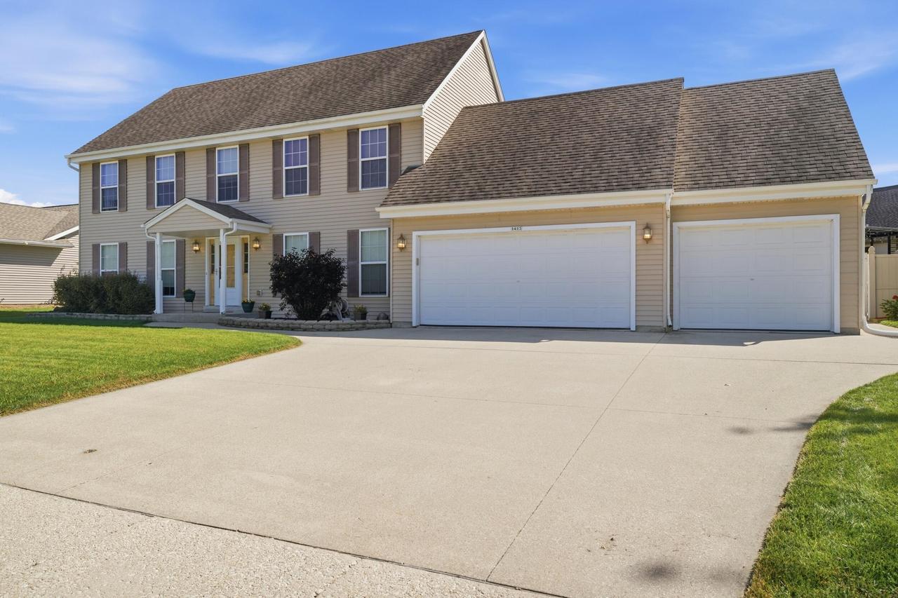 1413 Lee Ave, West Bend, WI 53090