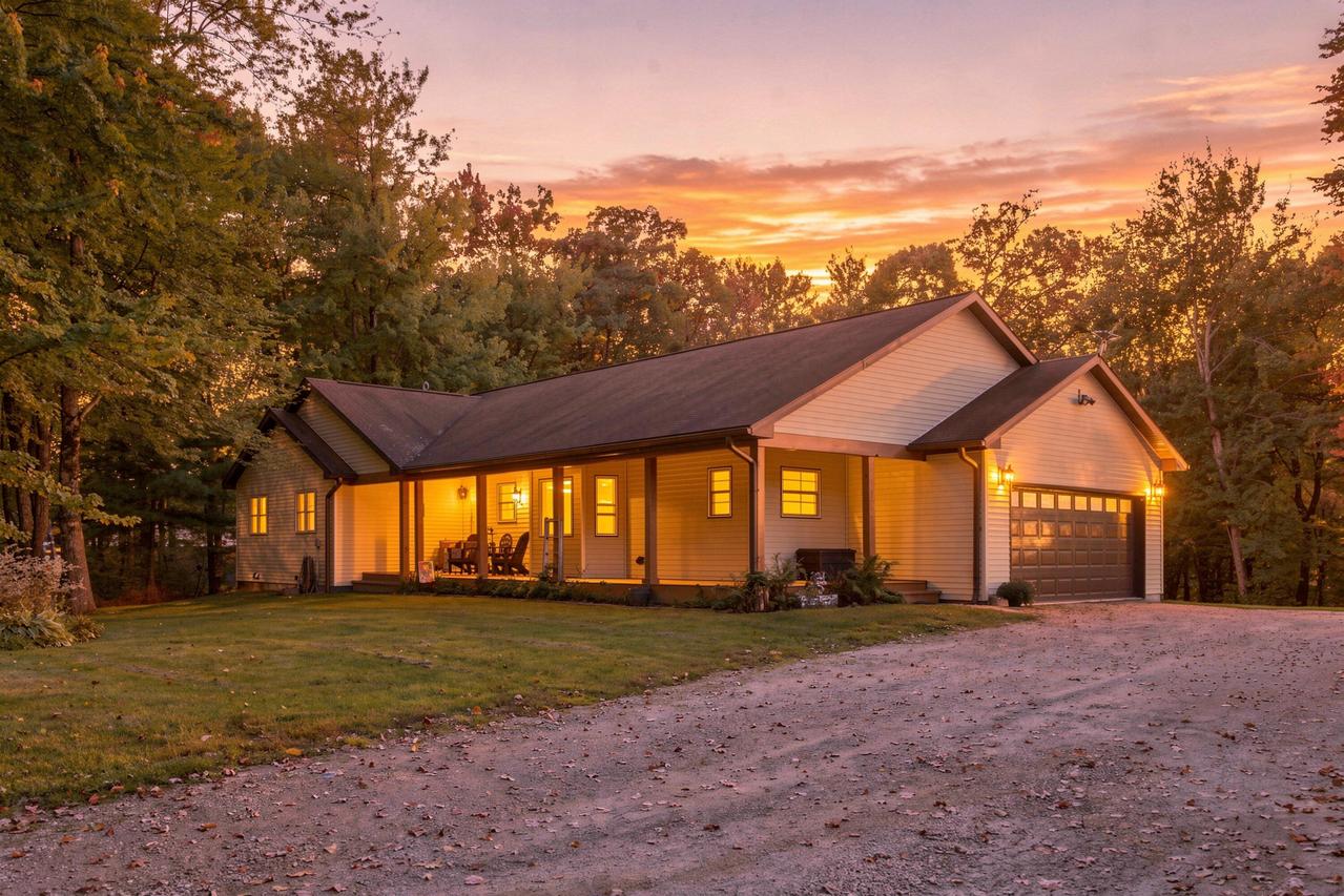 21943 Clay Ave, Grant, WI 54666
