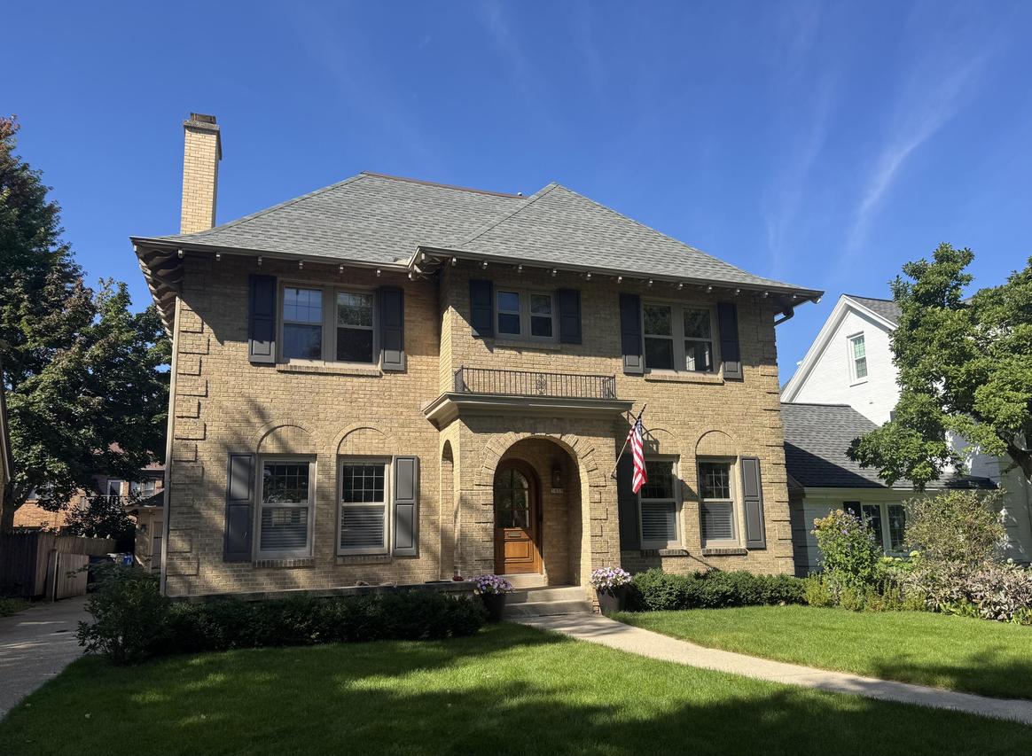 5859 N Shore Dr, Whitefish Bay, WI 53217