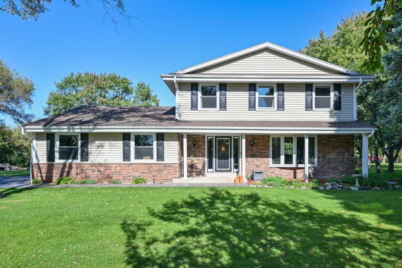 S70W22370 Sonoma Way, Vernon, WI 53103