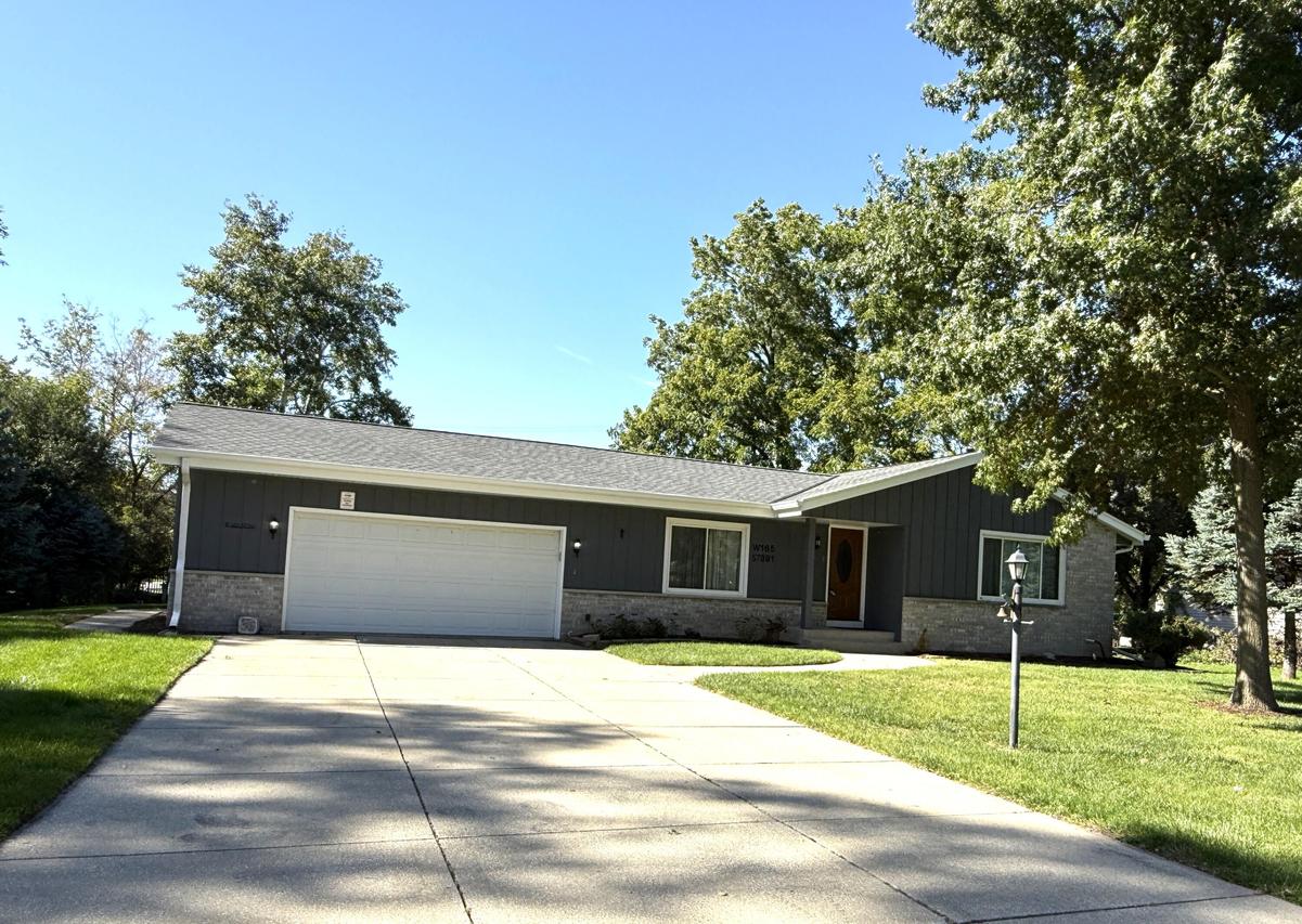 W165S7391 Bellview Dr, Muskego, WI 53150