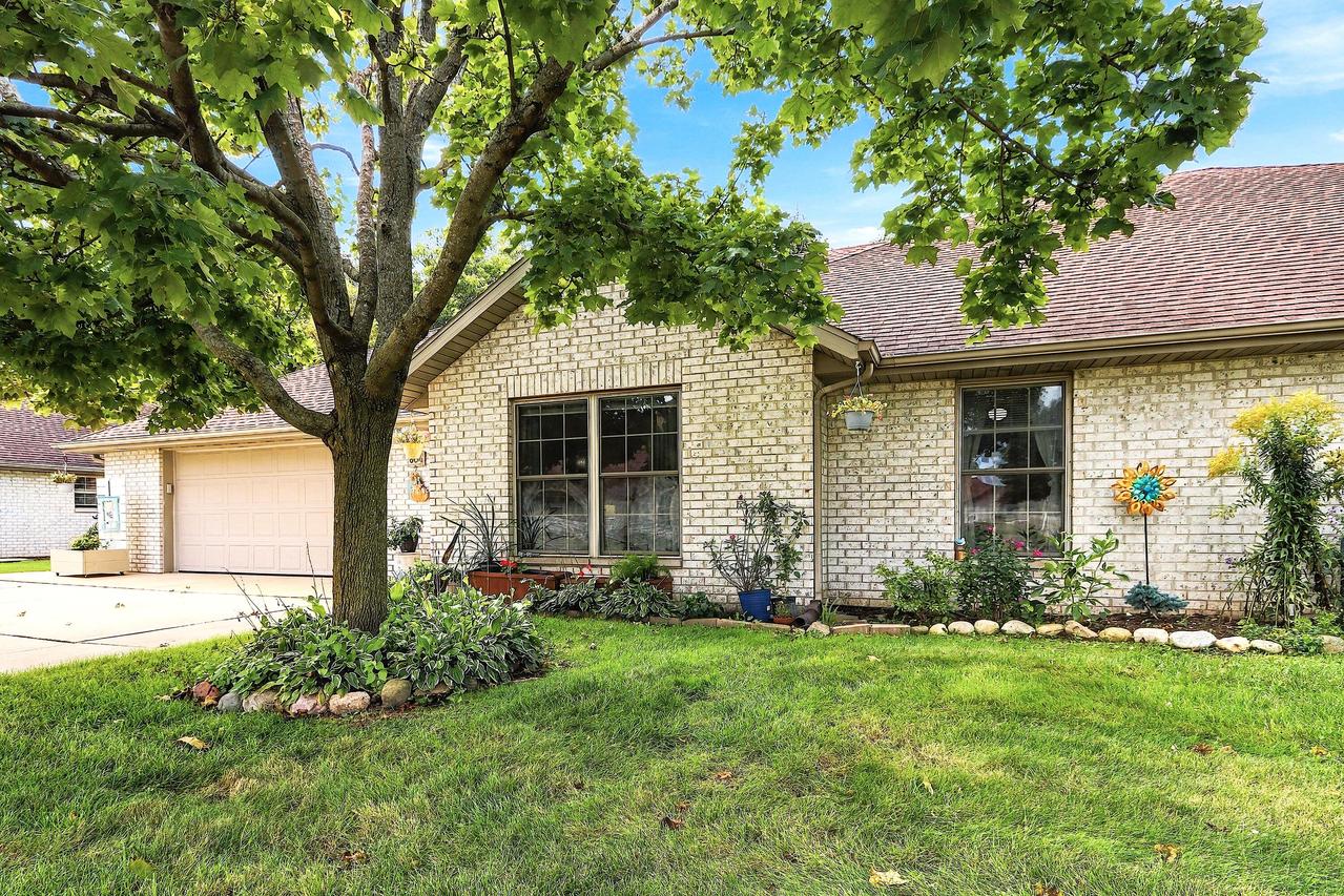 804 Dylan Dr, Elkhorn, WI 53121
