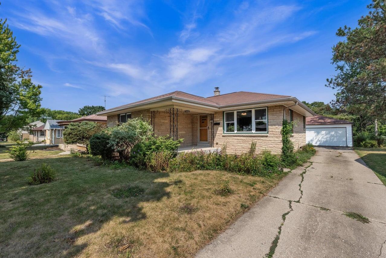4126 N 80th St, Milwaukee, WI 53222