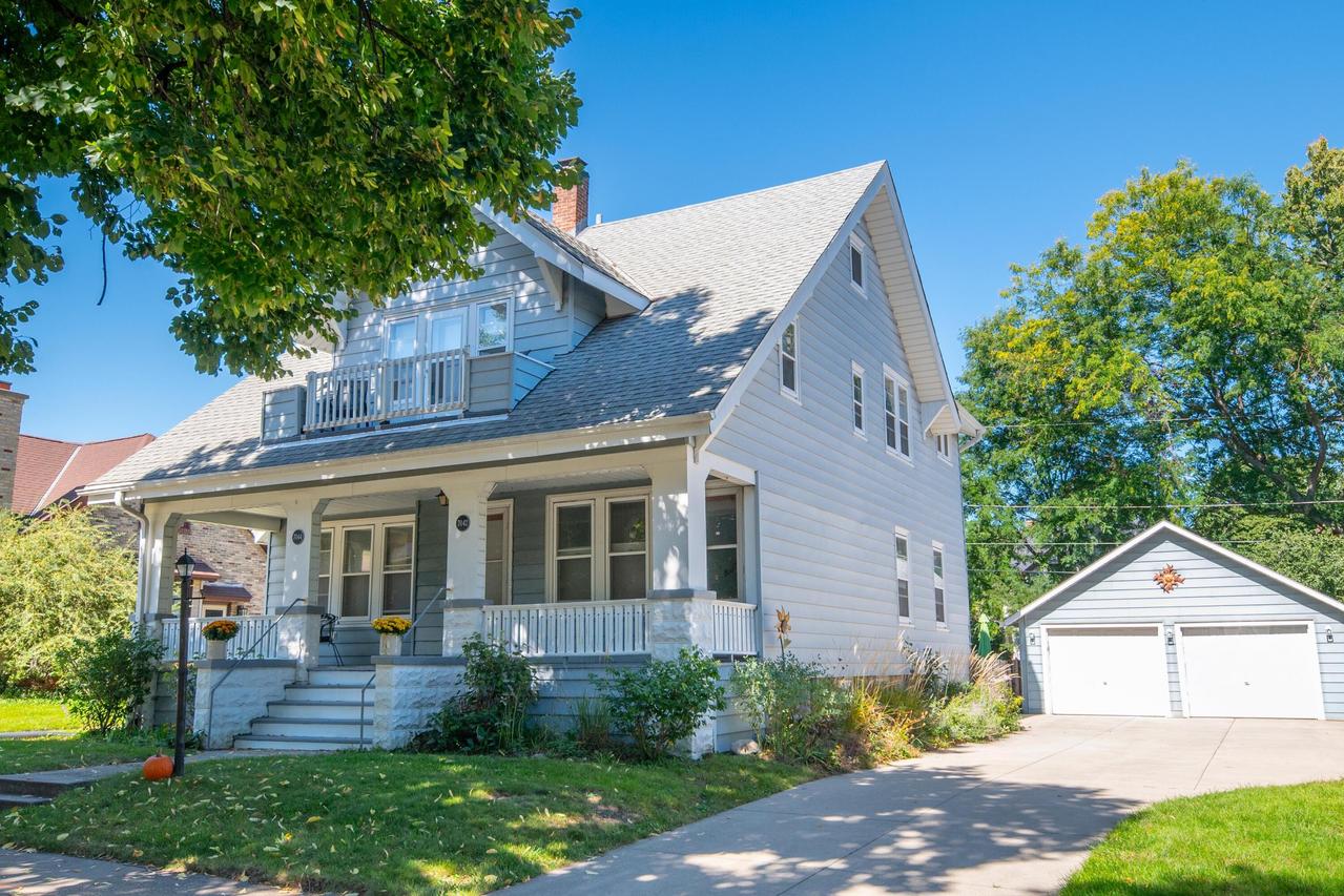7042 Aetna Ct, Wauwatosa, WI 53213