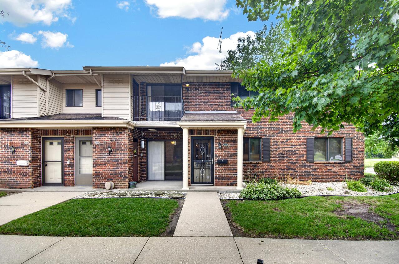 7209 57th Ave #103, Kenosha, WI 53142