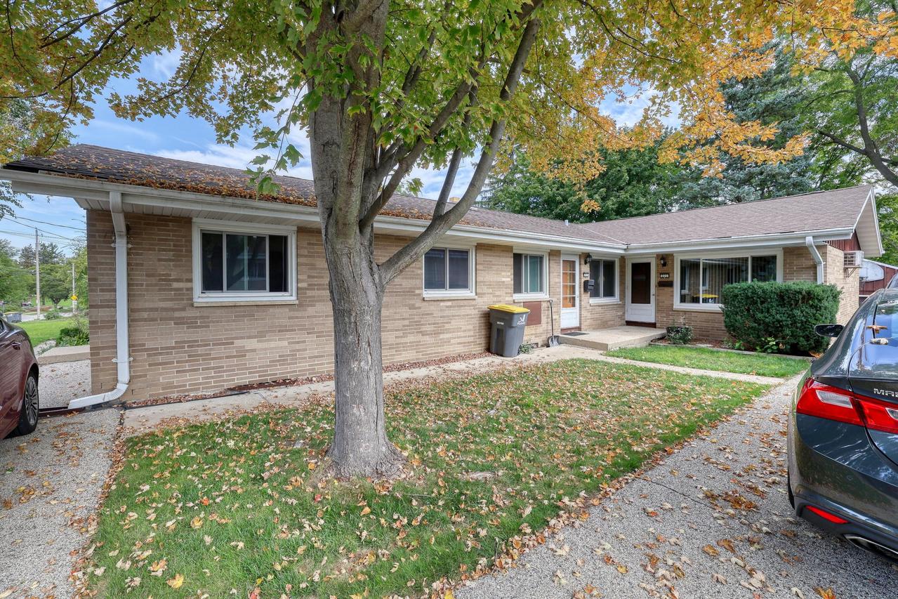 221 Spring St #223-225, Waukesha, WI 53188