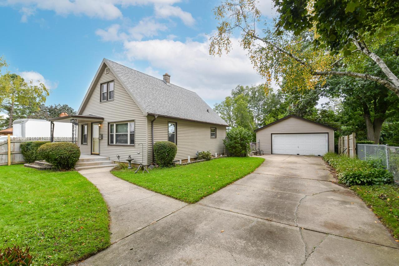 1509 Illinois St, Racine, WI 53405
