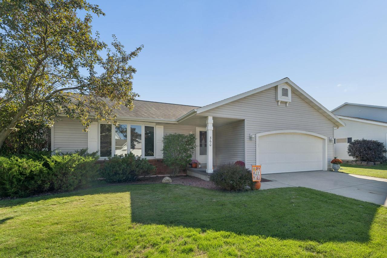 360 Willsher Dr, Fond Du Lac, WI 54935
