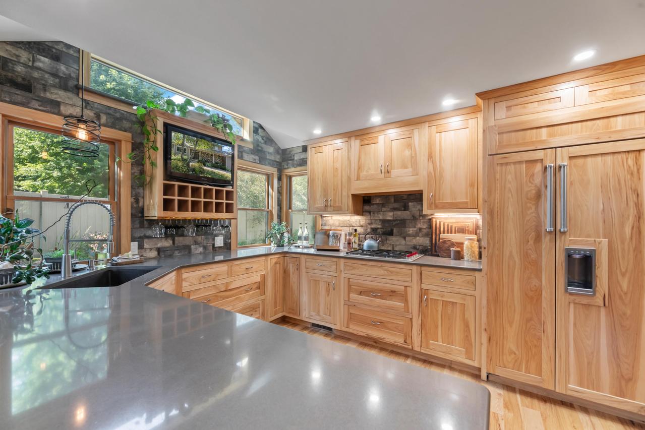 570 Connor Ct, Lake Mills, WI 53551