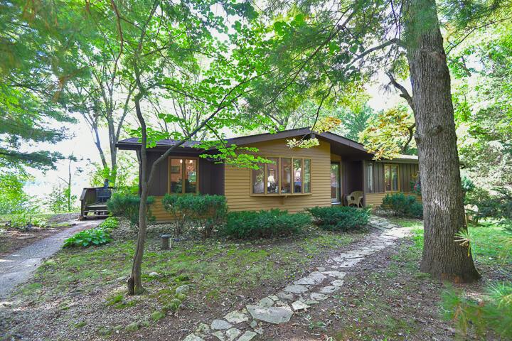 8566 226th Ave, Salem Lakes, WI 53168