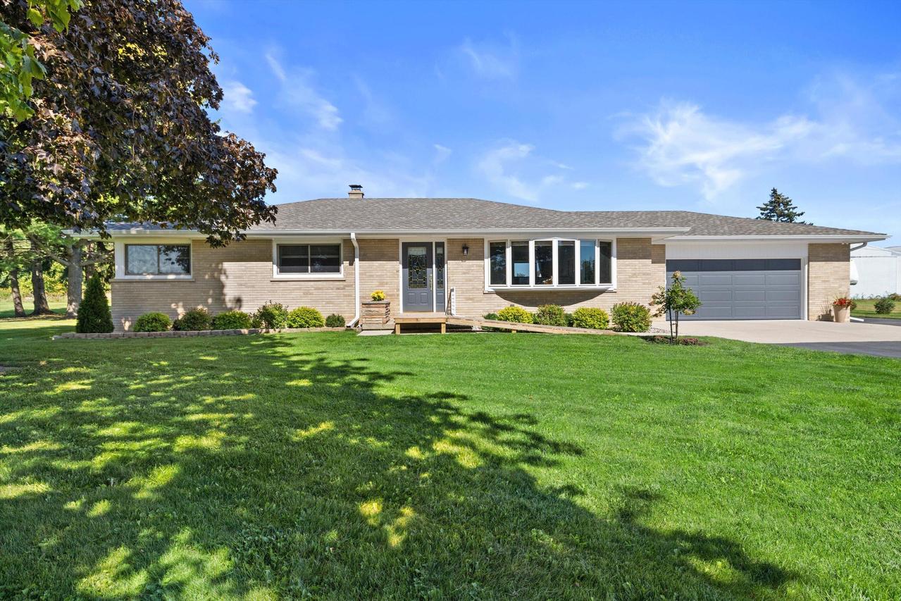 7306 12th St, Somers, WI 53144