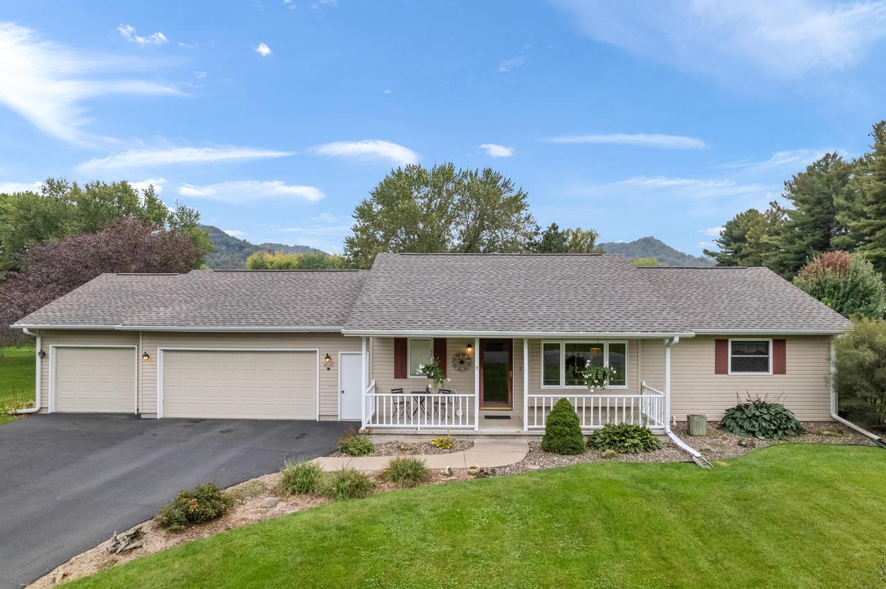 W5147 Kearns Ct, Shelby, WI 54601