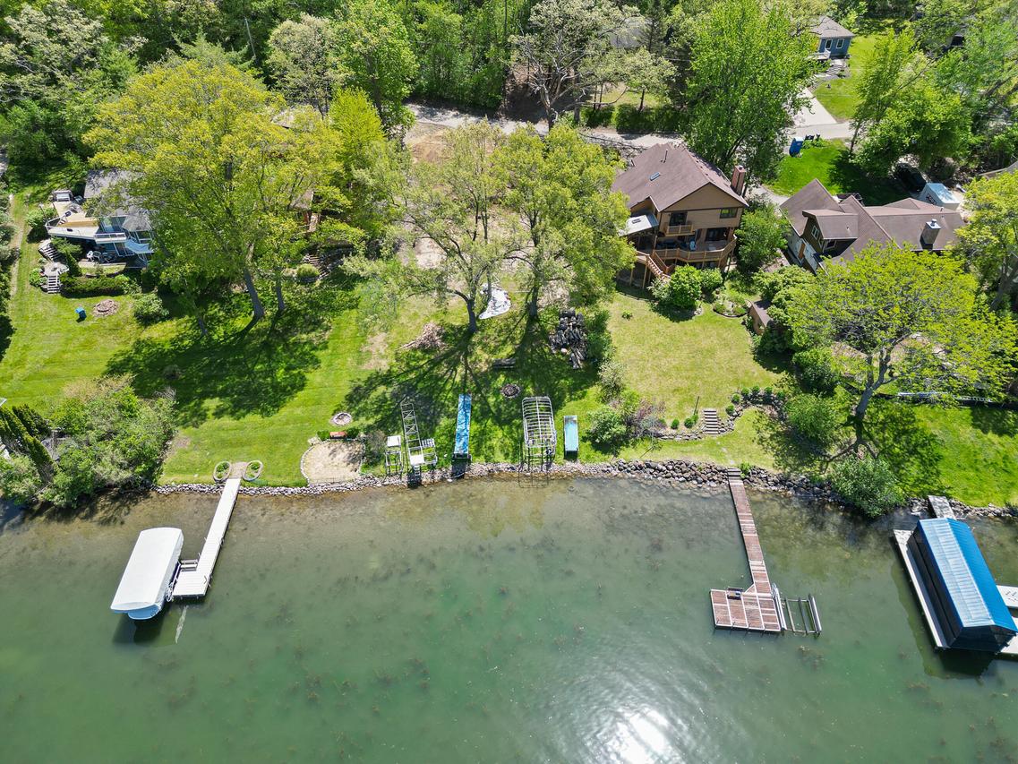 N7049 Oakwood Rd, Richmond, WI 53190