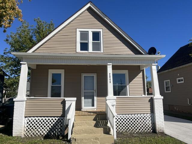 2043 Clark St, Racine, WI 53403
