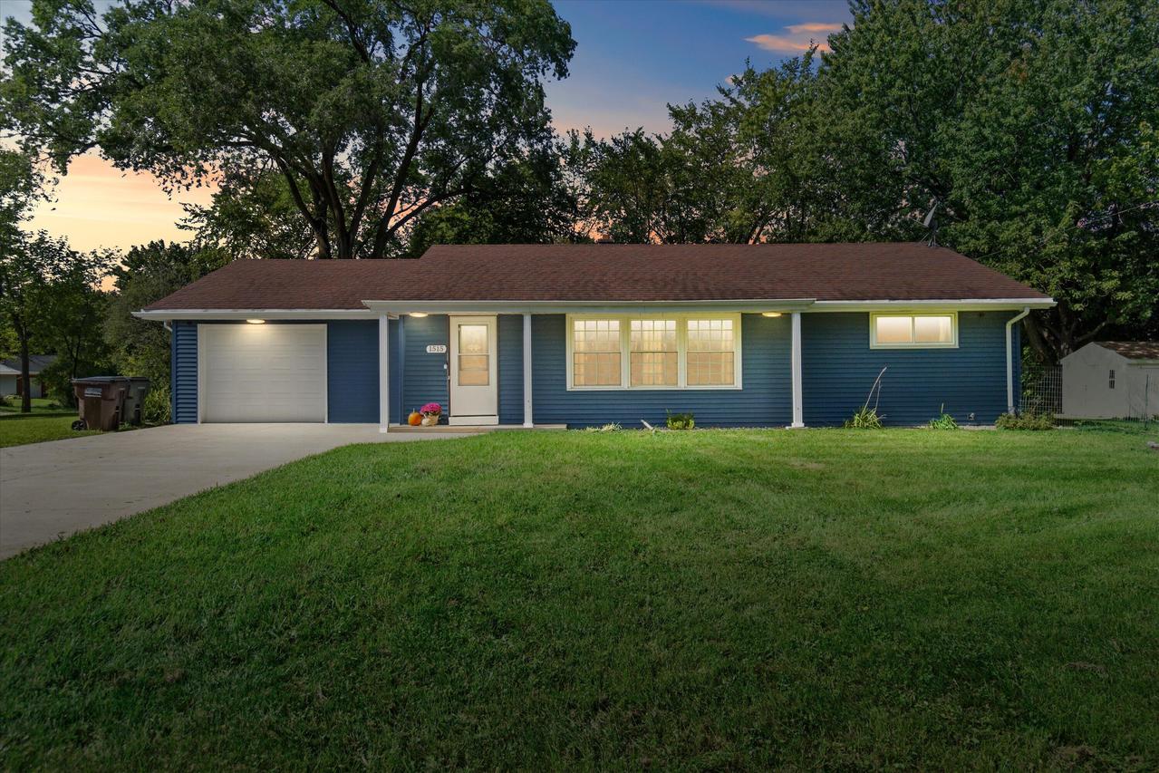 1515 S Sunny Slope Rd, New Berlin, WI 53151