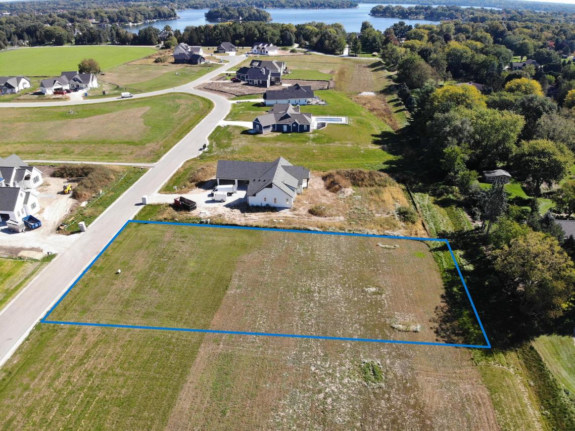 N62W35631 Doolan Dr #Lt43, Lac La Belle, WI 53066