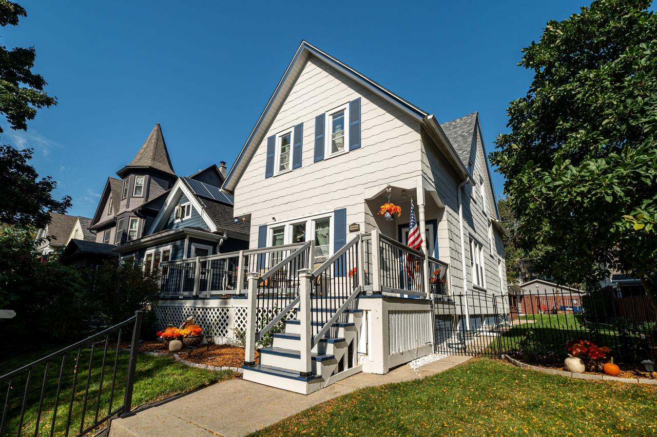 2984 S Wentworth Ave, Milwaukee, WI 53207