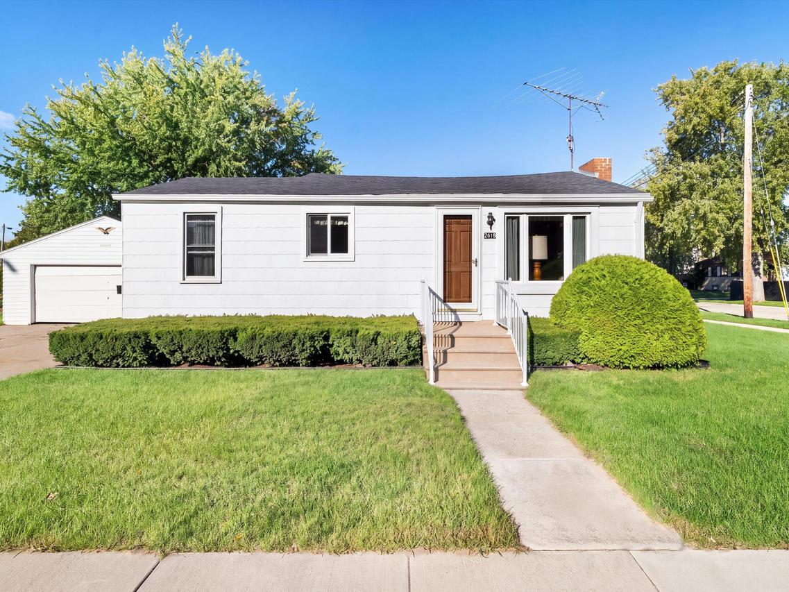 2618 Lincoln Ave, Two Rivers, WI 54241