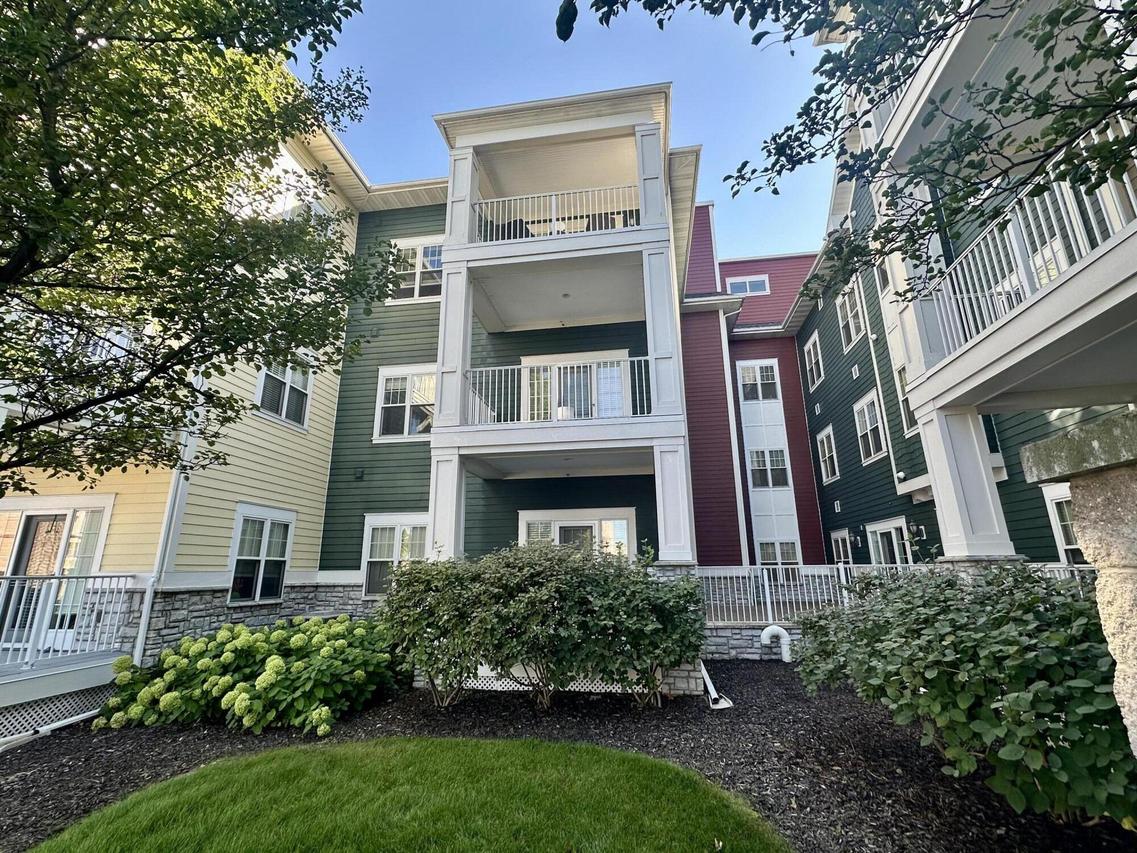 832 N 6th St #218, Sheboygan, WI 53081
