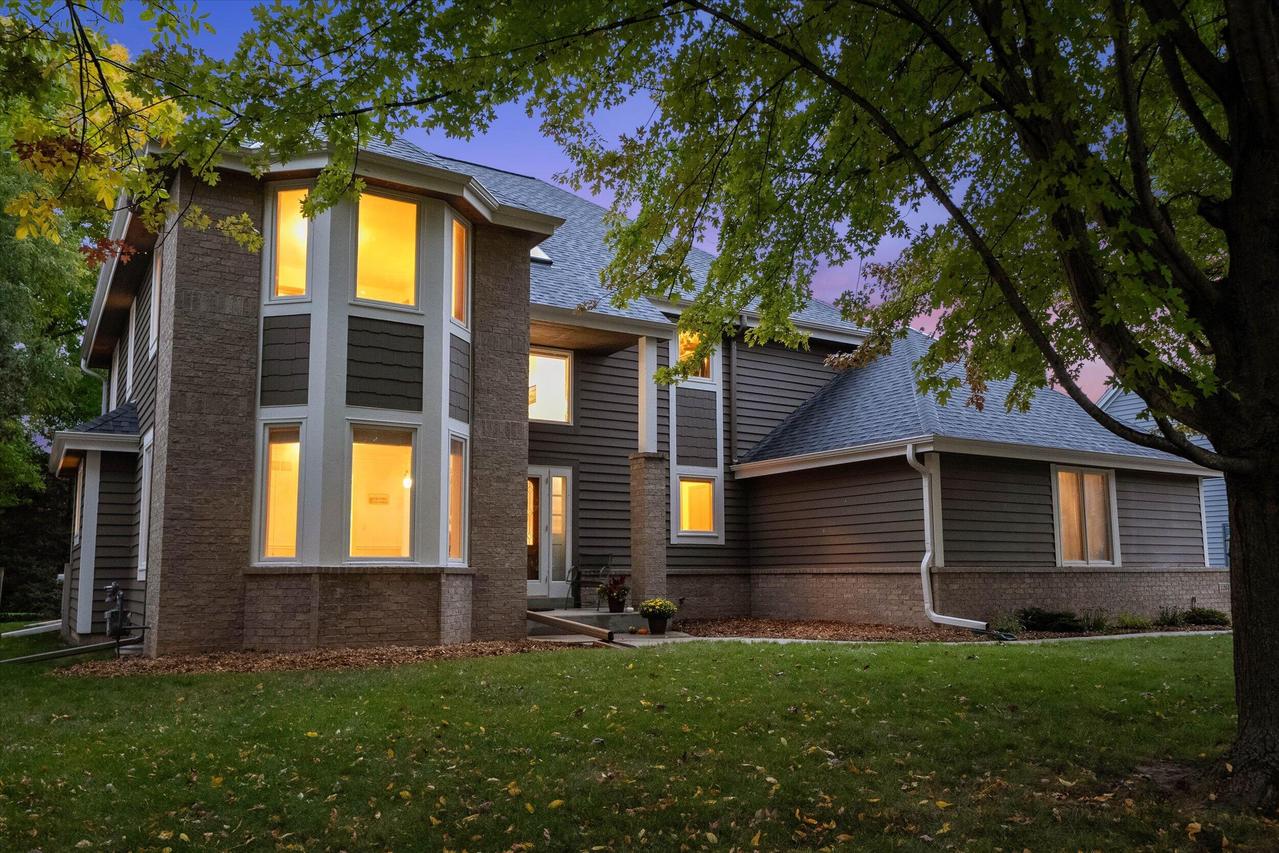 1264 Creekside Ln, Grafton, WI 53024