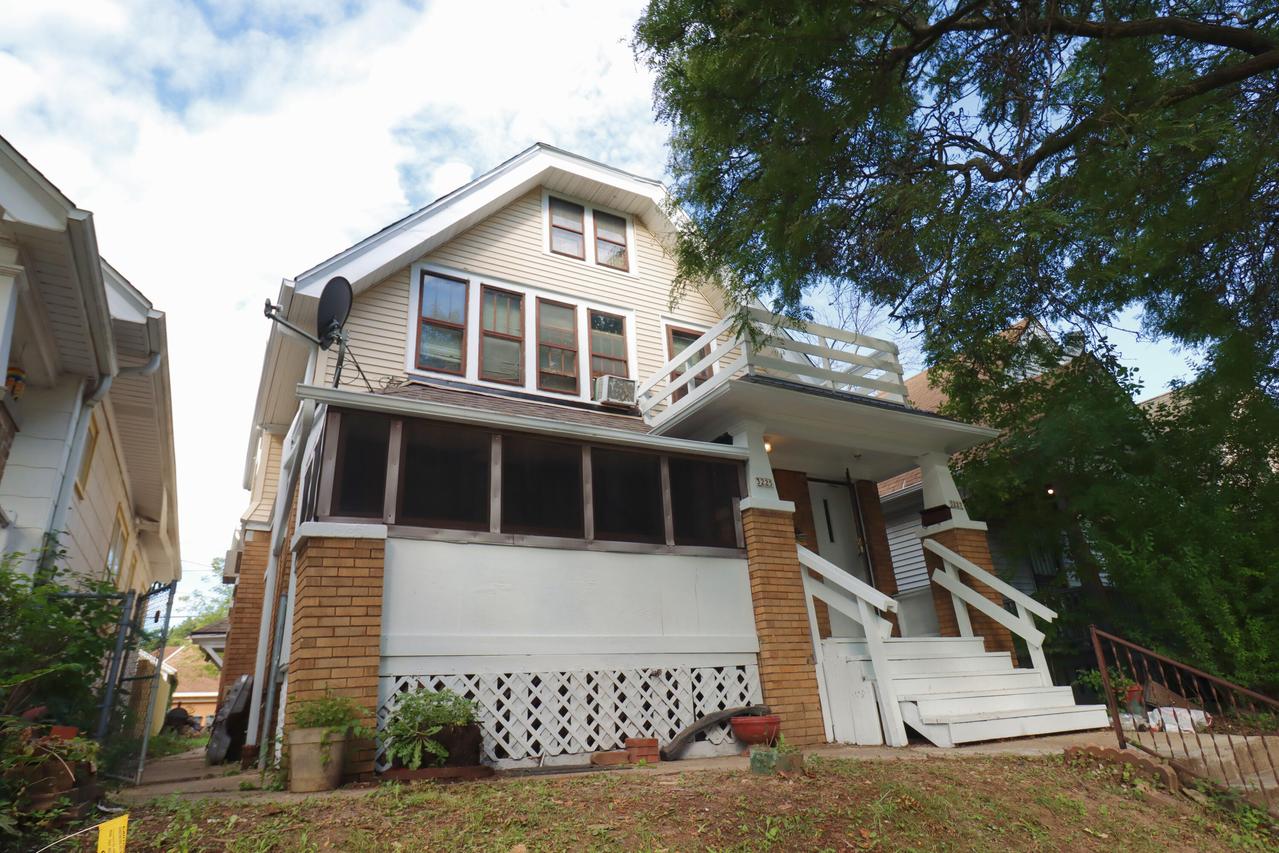 3225 N 39th St, Milwaukee, WI 53216