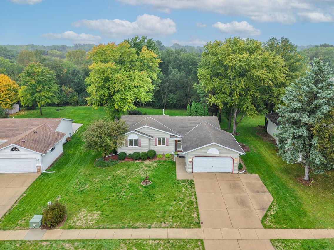 2796 Thomas Dr, East Troy, WI 53120