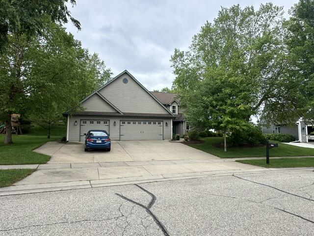 1361 Orchard Cir, Oconomowoc, WI 53066