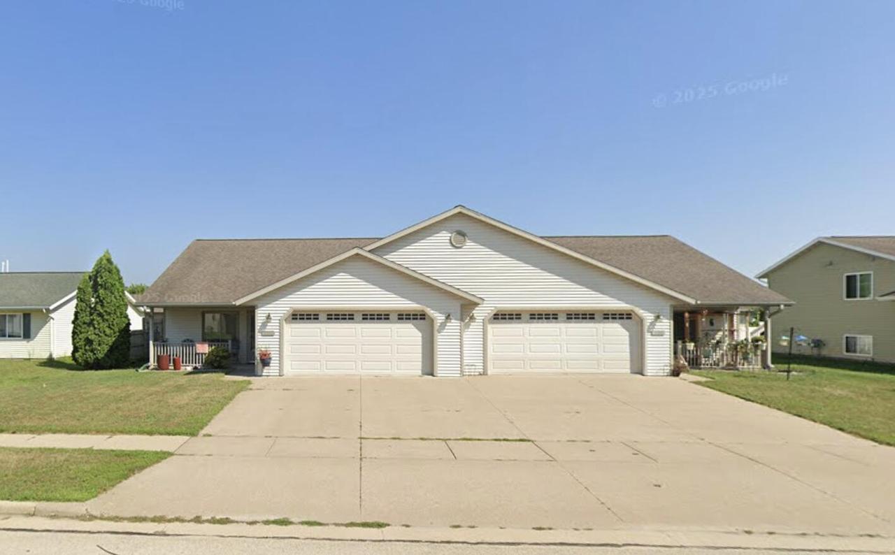 1982 River Rd, Sparta, WI 54656