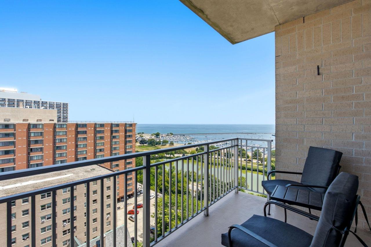1522 N Prospect Ave #1304, Milwaukee, WI 53202