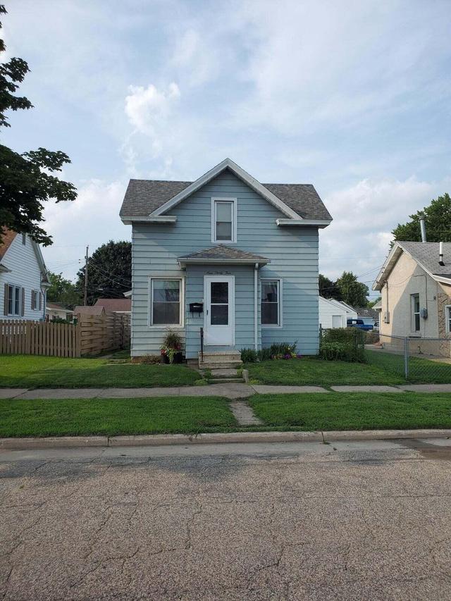 935 Green Bay St, La Crosse, WI 54601