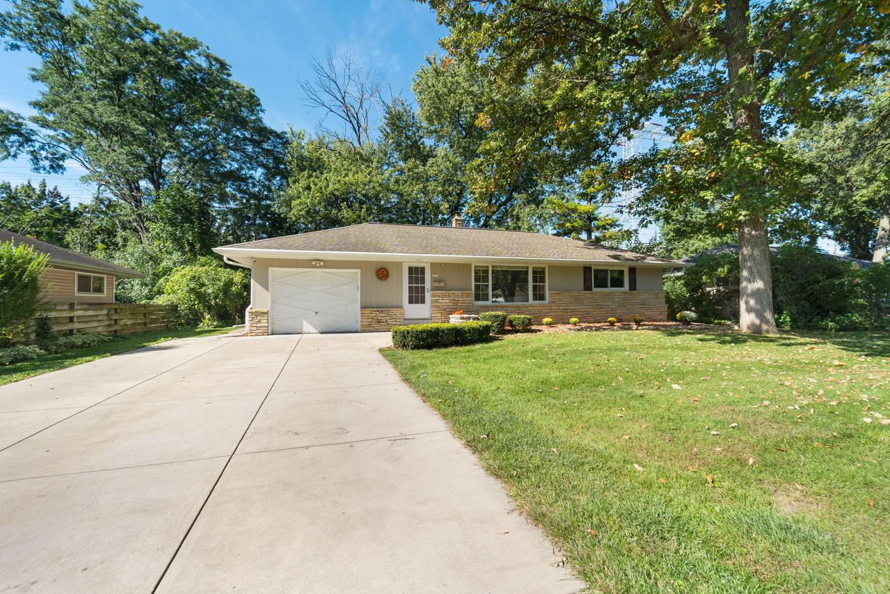 5937 N Sidney Pl, Glendale, WI 53209