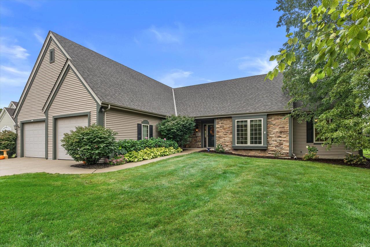 8361 S 44th St, Franklin, WI 53132