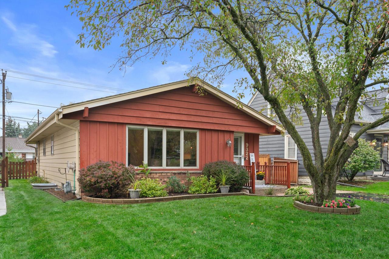 9322 W Cold Spring, Greenfield, WI 53228