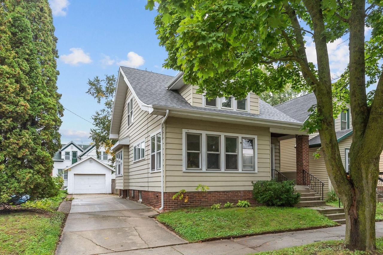 930 Logan Ave, Sheboygan, WI 53083