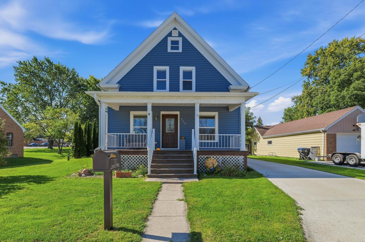 717 Madison Ave, Howards Grove, WI 53083