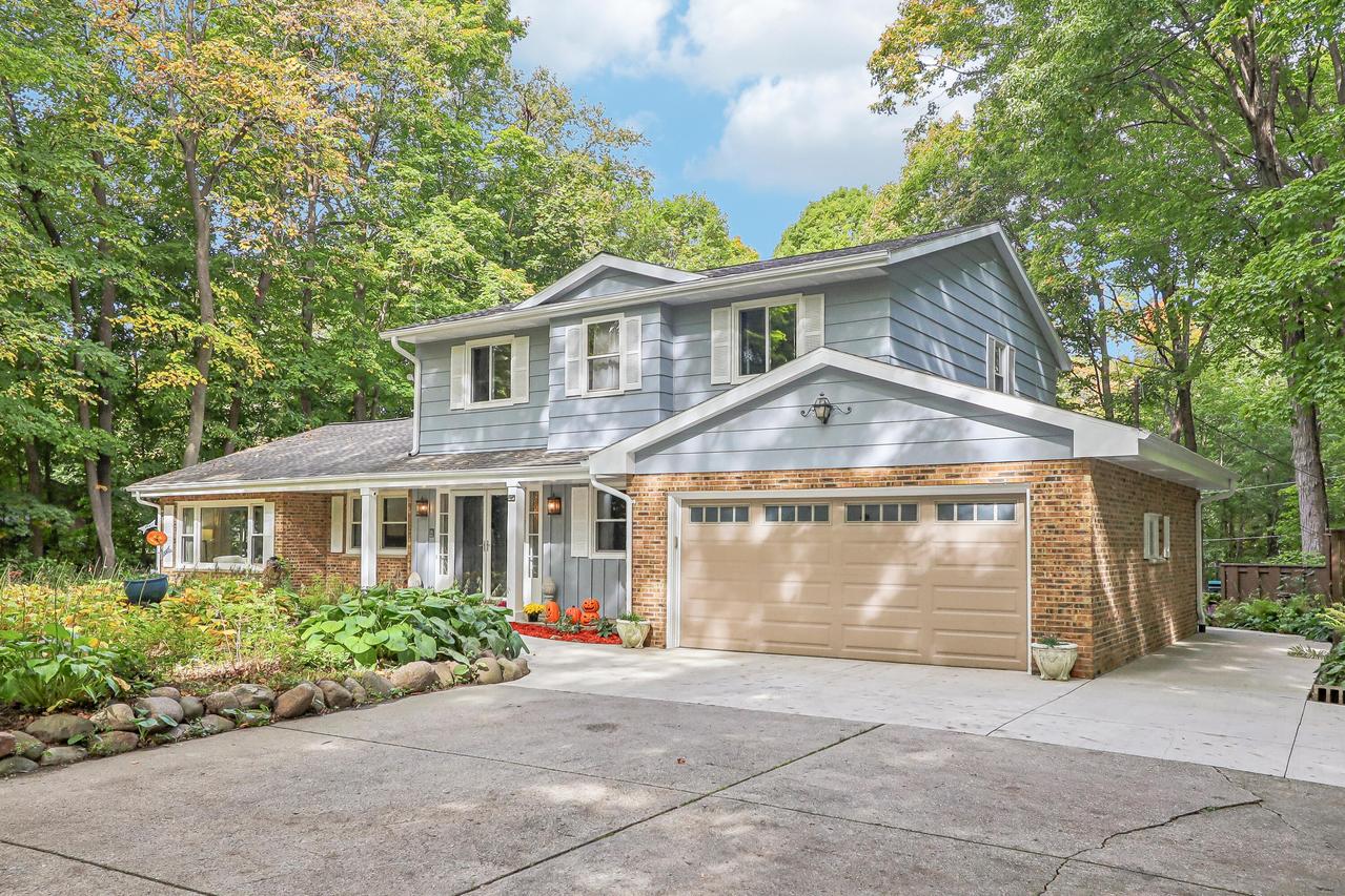8480 W Edgerton Ave, Greendale, WI 53129