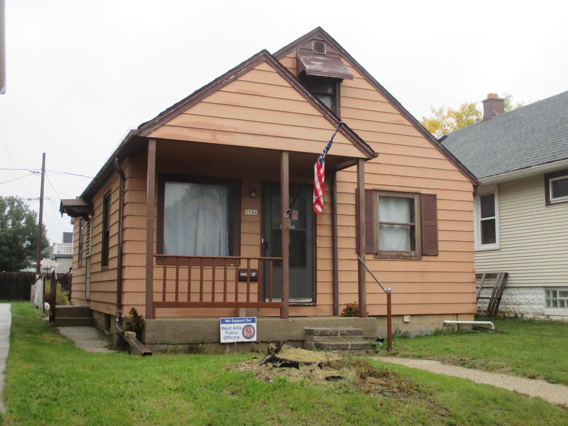5506 W Rogers St, West Allis, WI 53219