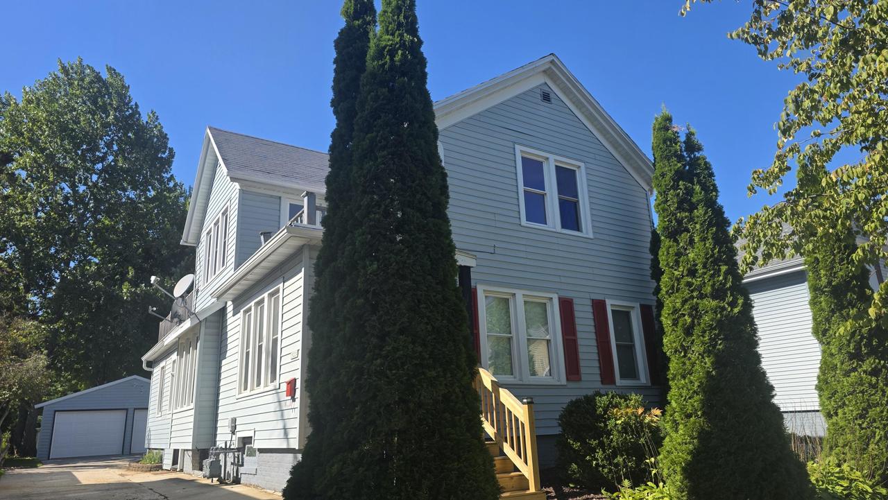 1522 N 3rd St, Sheboygan, WI 53081