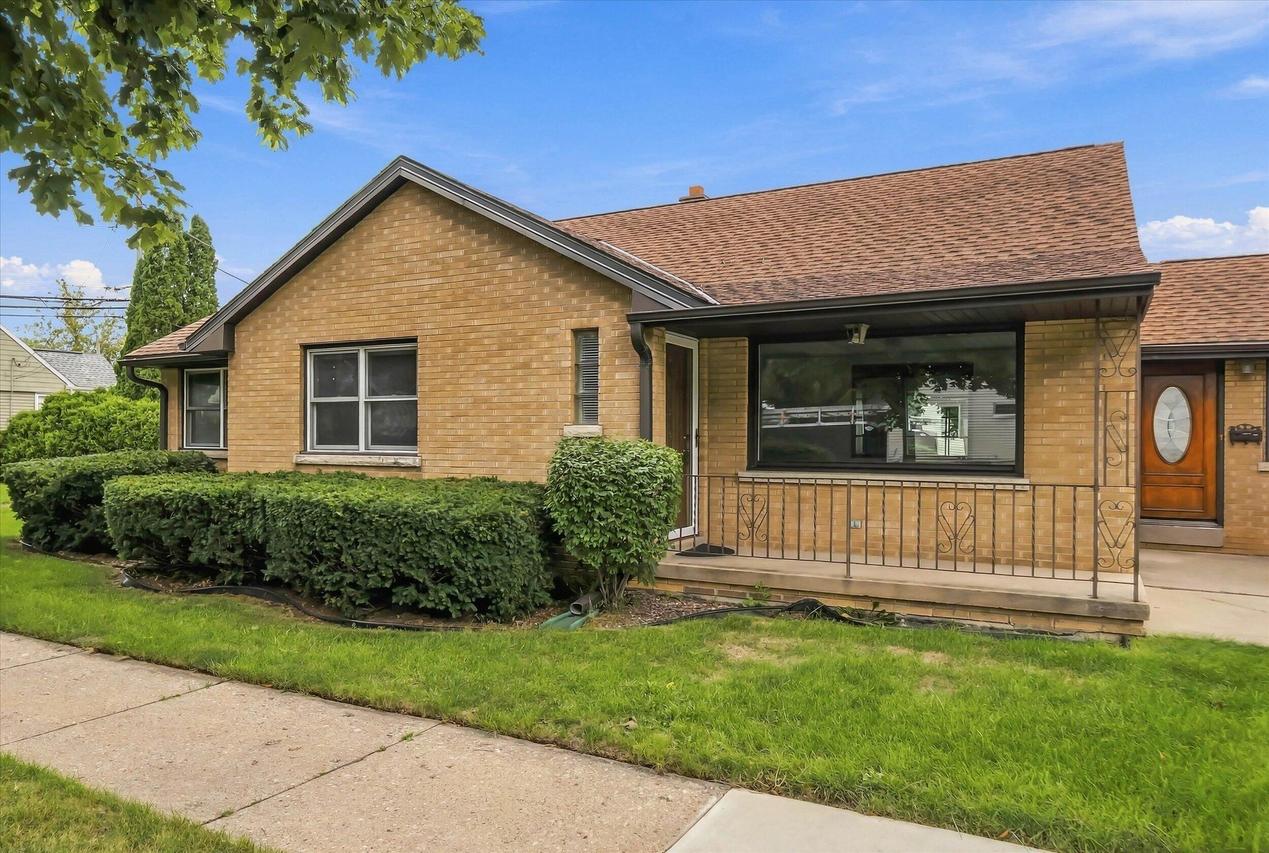 4432 W Howard Ave, Milwaukee, WI 53220
