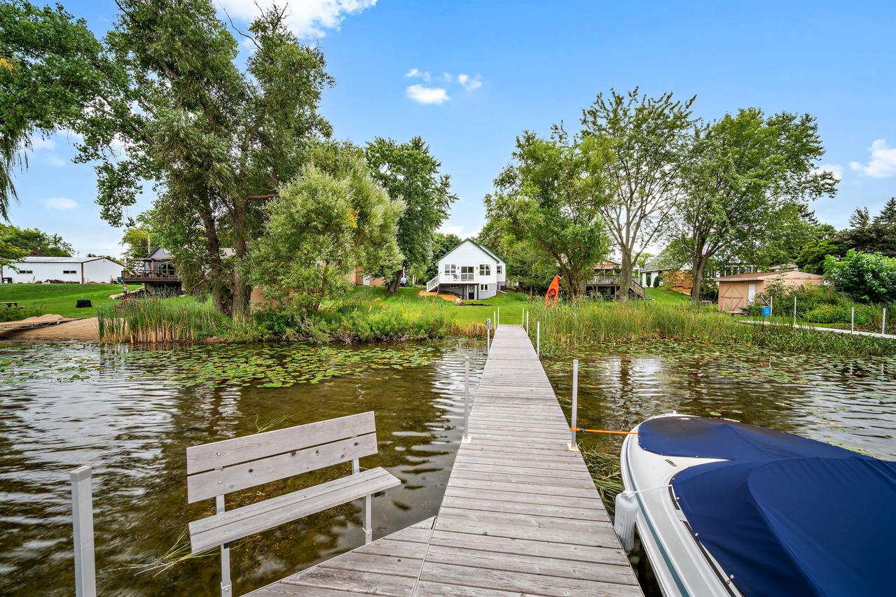 1266 E Green Lake, Farmington, WI 53090
