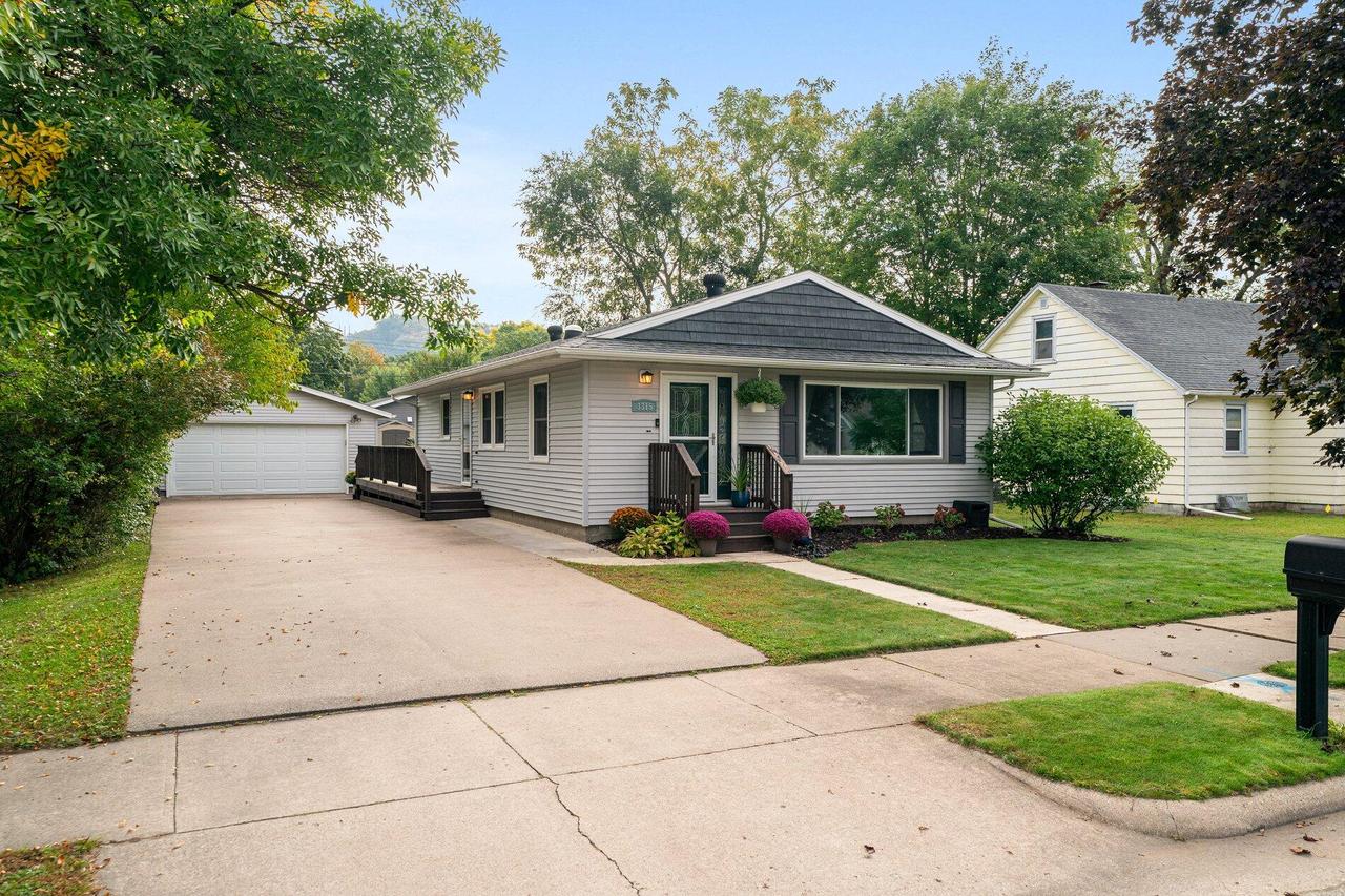 3315 26th St, La Crosse, WI 54601
