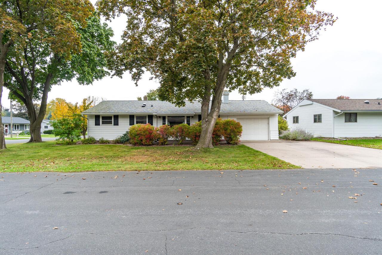 1241 Shorewood Dr, Shelby, WI 54601