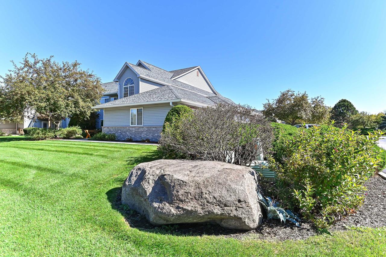 2211 N University Dr #Unit 4, Waukesha, WI 53188